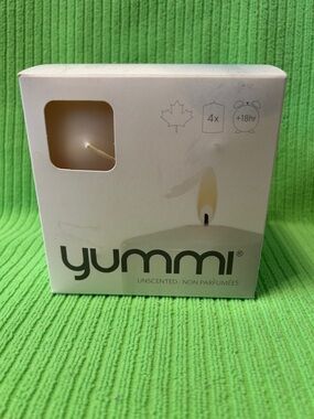 (NWOT) yummi Pillar Candles